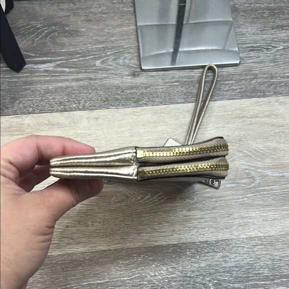 Coach pale gold Leather large Wristlet Clutch - Picture 4 of 13